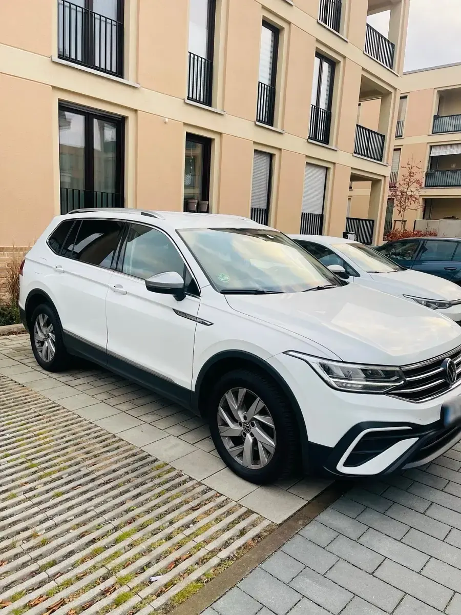 Gebraucht VW Tiguan 150 PS (110 kW) 2023 Weiß SUV