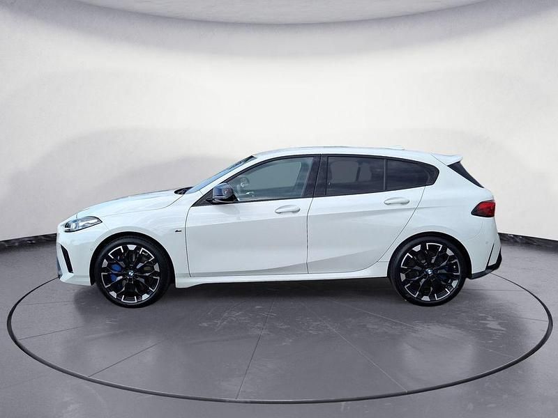 Gebraucht BMW M135 Performance 300 PS (220 kW) 2025 Weiß Kleinwagen