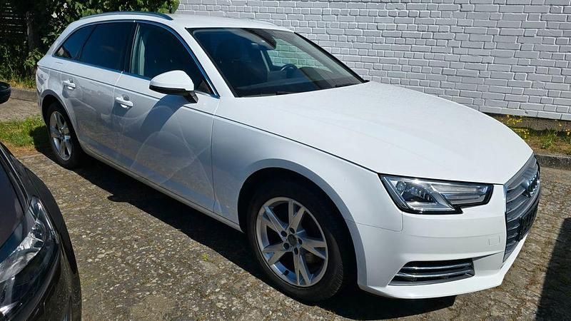 Gebraucht Audi A4 Sport 150 PS (110 kW) 2017 Weiß Kombi