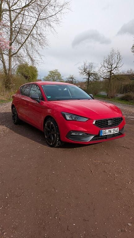 Gebraucht Seat Leon FR 204 PS (150 kW) 2022 Rot Limousine