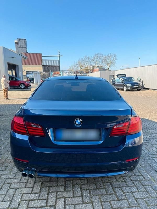 Gebraucht BMW 520 184 PS (135 kW) 2012 Blau Limousine