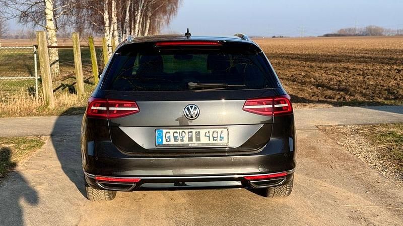 Gebraucht VW Passat Highline 150 PS (110 kW) 2019 Schwarz Kombi