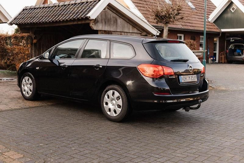 Gebraucht Opel Astra Eco 95 PS (69 kW) 2011 Schwarz Kombi