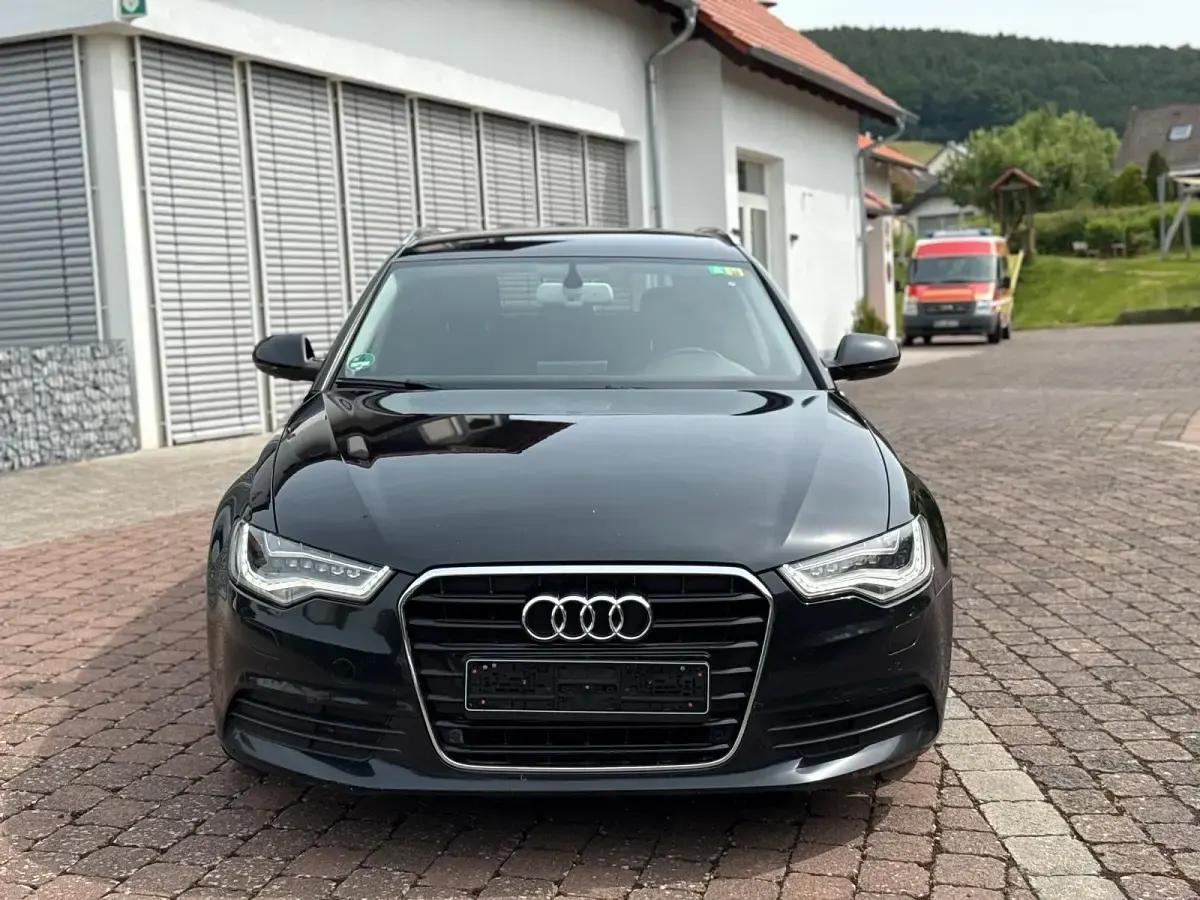 Gebraucht Audi A6 204 PS (150 kW) 2012 Schwarz Kombi