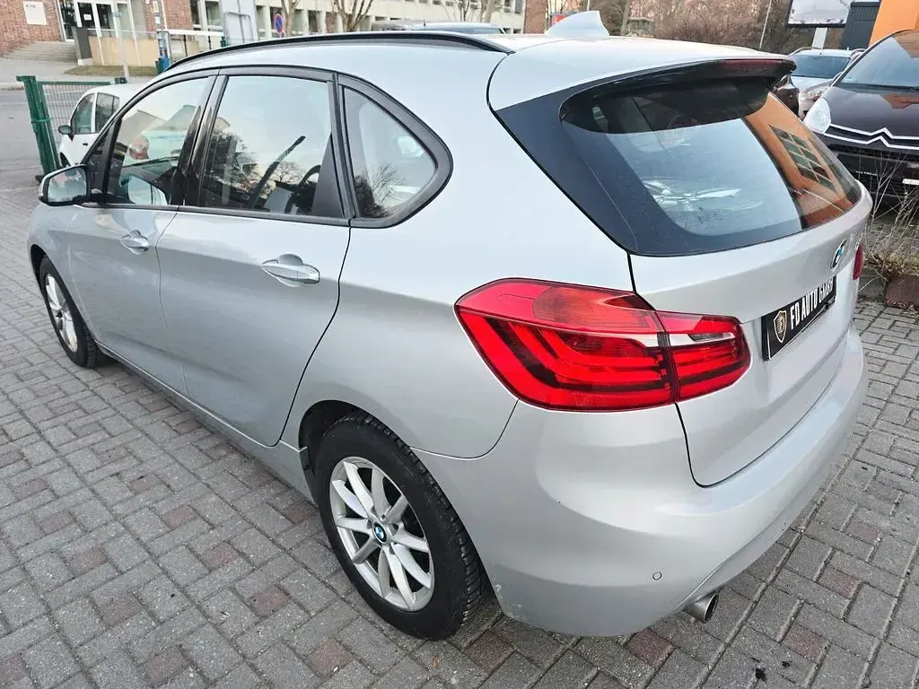 Gebraucht BMW 218 Active Tourer Basis 150 PS (110 kW) 2016 Silber Van / Kleinbus