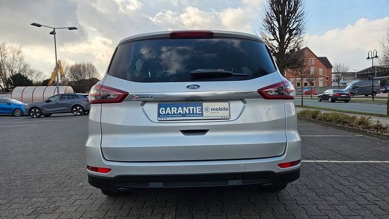 Gebraucht Ford S-MAX Titanium 150 PS (110 kW) 2017 Silber Van / Kleinbus