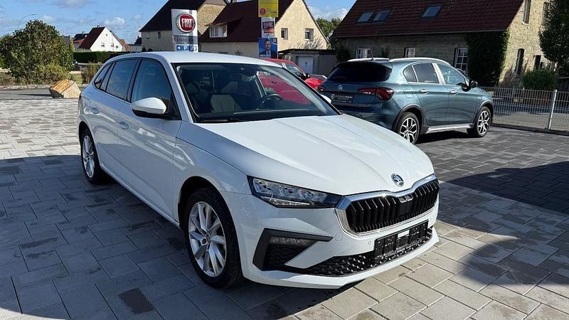 Gebraucht Skoda Scala Selection 116 PS (85 kW) 2024 Weiß Kleinwagen