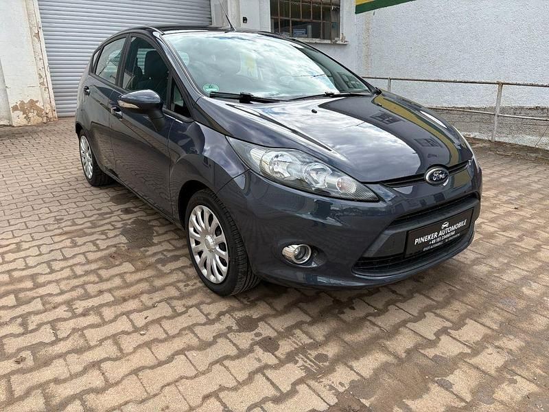 Gebraucht Ford Fiesta Trend 69 PS (50 kW) 2012 Grau Kleinwagen