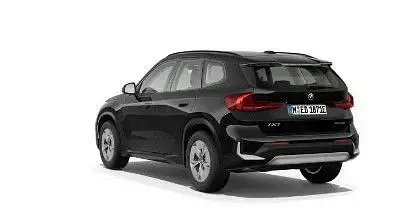 Neu BMW iX1 150 kW (204 PS) 2026 Schwarz SUV
