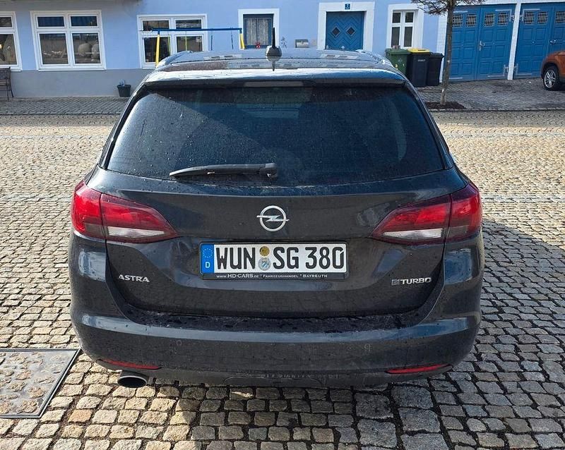 Gebraucht Opel Astra Dynamic 160 PS (117 kW) 2016 Schwarz Kombi