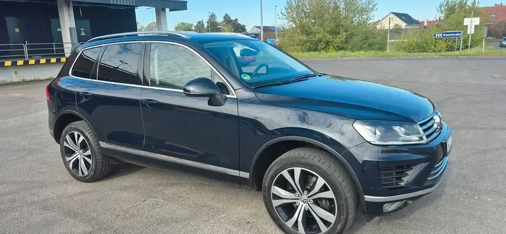 Gebraucht VW Touareg Exclusive 262 PS (192 kW) 2015 Blau SUV