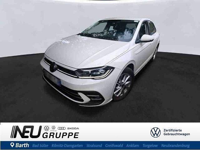 Weiß Gebraucht 2023 VW Polo Style Limousine | 16.989 € (Guter Preis) - Bild 1/4