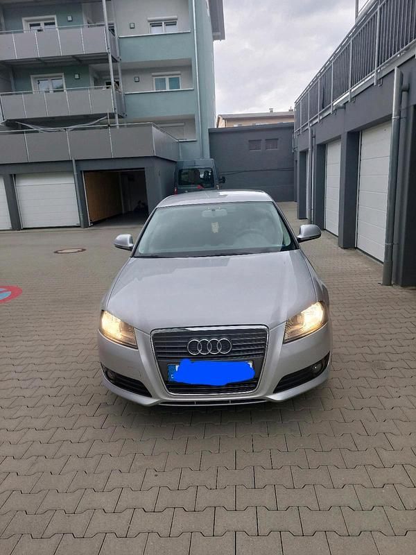 Silber Gebraucht 2010 Audi A3 Limousine | 5.000 € (Fairer Preis) - Bild 1/4