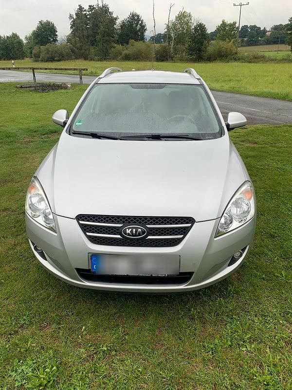 Silber Gebraucht 2009 Kia Ceed Kombi | 2.900 € (Guter Preis) - Bild 1/4