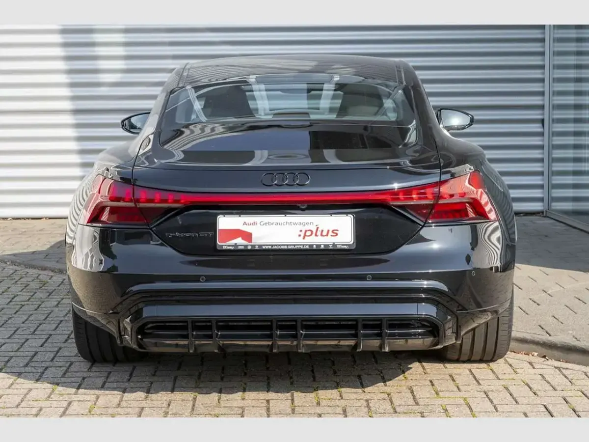 Gebraucht Audi e-tron GT quattro Basis 350 kW (476 PS) 2023 Schwarz Limousine