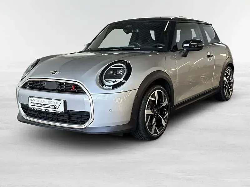 Używany Mini Cooper S 204 KM (150 kW) 2025 Srebrny Hatchback