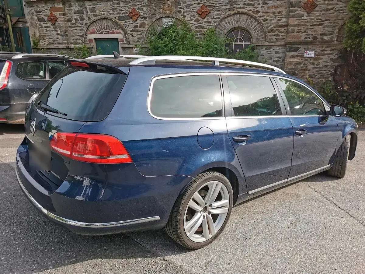 Gebraucht VW Passat Highline 170 PS (125 kW) 2011 Blau Kombi