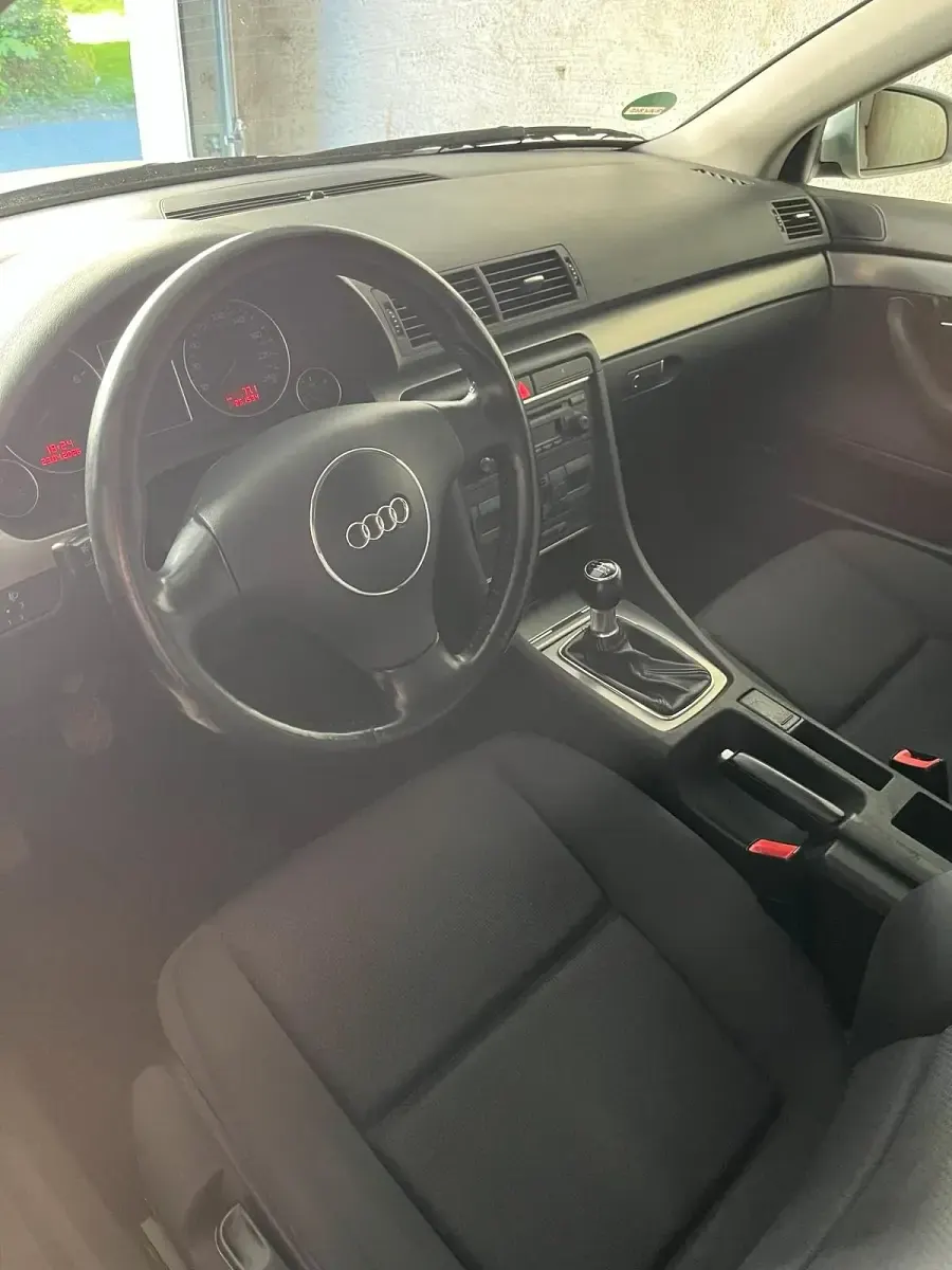 Gebraucht Audi A4 130 PS (95 kW) 2001 Silber Limousine