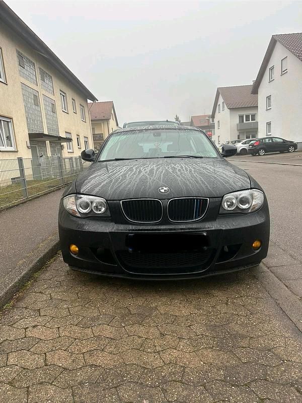 Gebraucht BMW 118 143 PS (105 kW) 2011 Schwarz Kleinwagen