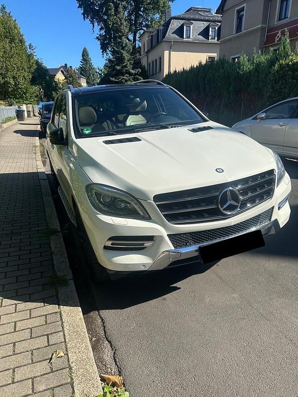 Weiß Gebraucht 2013 Mercedes ML350 SUV | 19.900 € (Superpreis) - Bild 1/4