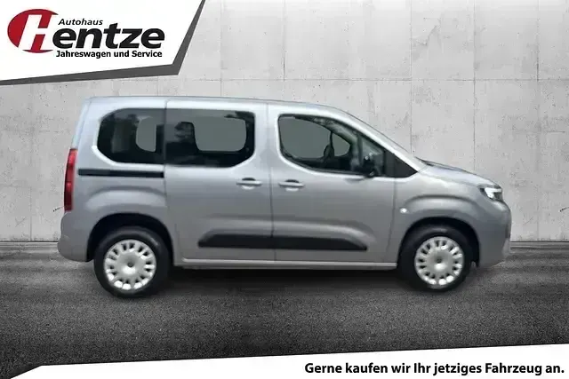 Używany Opel Combo 101 KM (74 kW) 2024 Szary Minivan