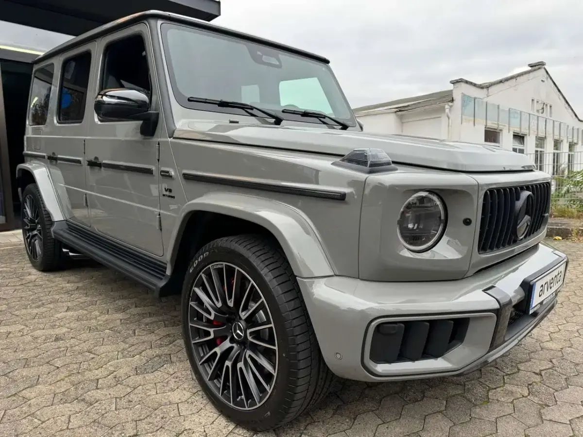 Neu Mercedes G63 AMG Active 585 PS (430 kW) 2026 Manufaktur classic grau uni SUV