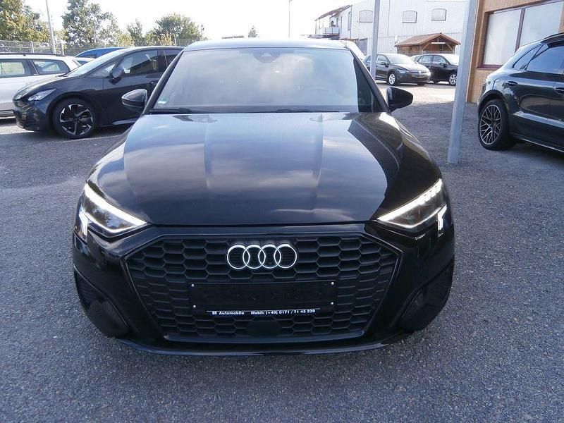Schwarz Gebraucht 2023 Audi A3 Sportback Advanced Limousine | 26.200 € (Superpreis) - Bild 1/4