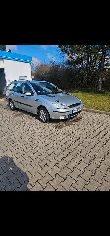 Silber Gebraucht 2003 Ford Focus Kombi | 950 € (Guter Preis) - Bild 1/4