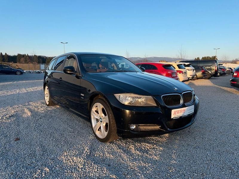 Gebraucht BMW 320 Sport Line 177 PS (130 kW) 2009 Schwarz Kombi