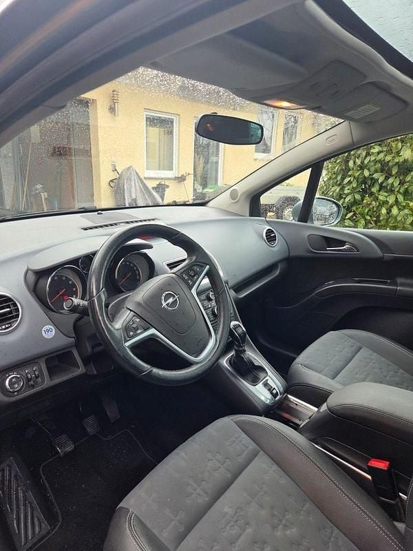 Gebraucht Opel Meriva Design Edition 120 PS (88 kW) 2010 Silber Van / Kleinbus