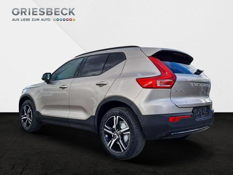 Gebraucht Volvo XC40 Plus 197 PS (144 kW) 2024 Bright dusk metallic SUV