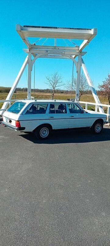 Weiß Gebraucht 1984 Mercedes 230 Kombi | 14.000 € - Bild 1/4