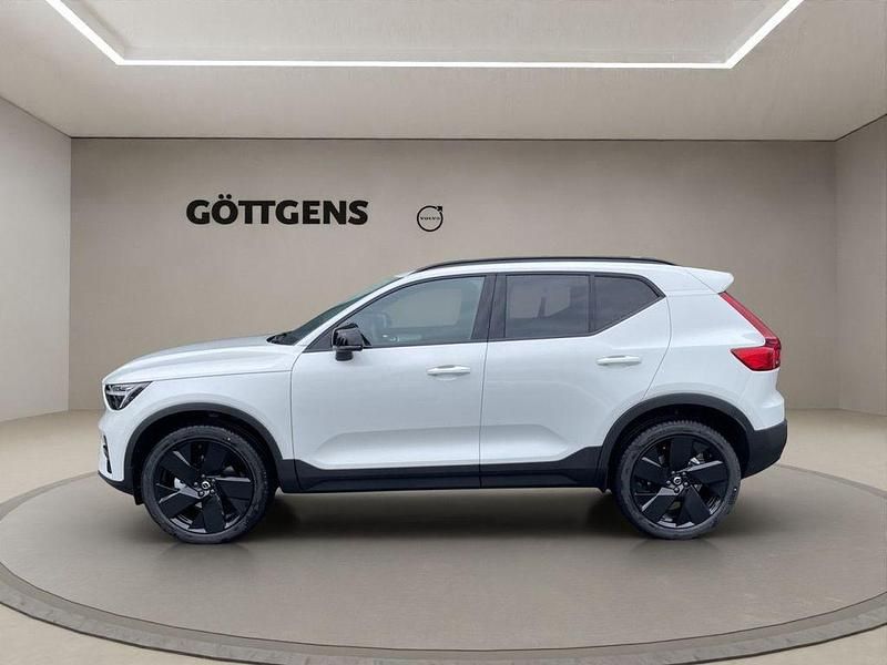 Nowe Volvo XC40 Plus 163 KM (119 kW) 2026 Biały SUV
