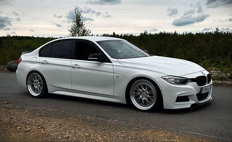 Weiß Gebraucht 2013 BMW 335 M Sport Limousine | 20.999 € (Fairer Preis) - Bild 1/4