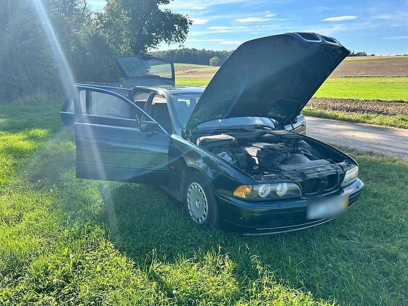 Andere farben Gebraucht 2000 BMW 520 Kombi | 3.299 € (Fairer Preis) - Bild 1/4