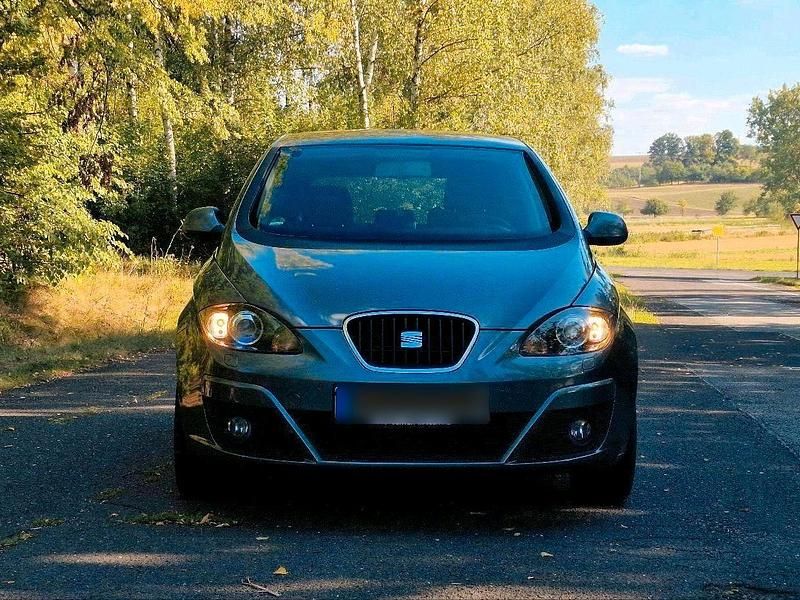 Gebraucht Seat Altea 140 PS (102 kW) 2015 Grau Van / Kleinbus