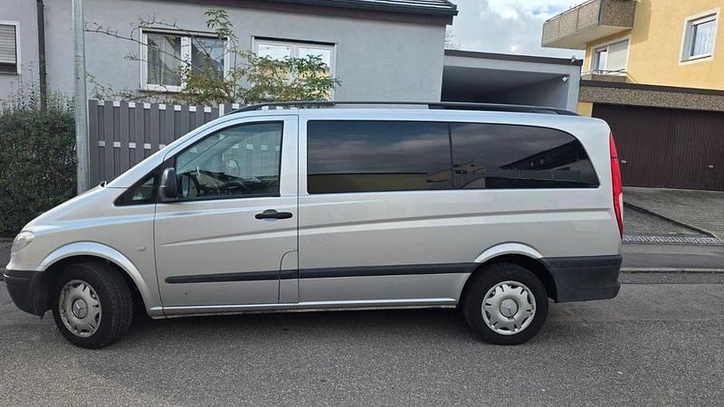 Silber Gebraucht 2009 Mercedes Vito Van / Kleinbus | 7.000 € (Teuer) - Bild 1/4