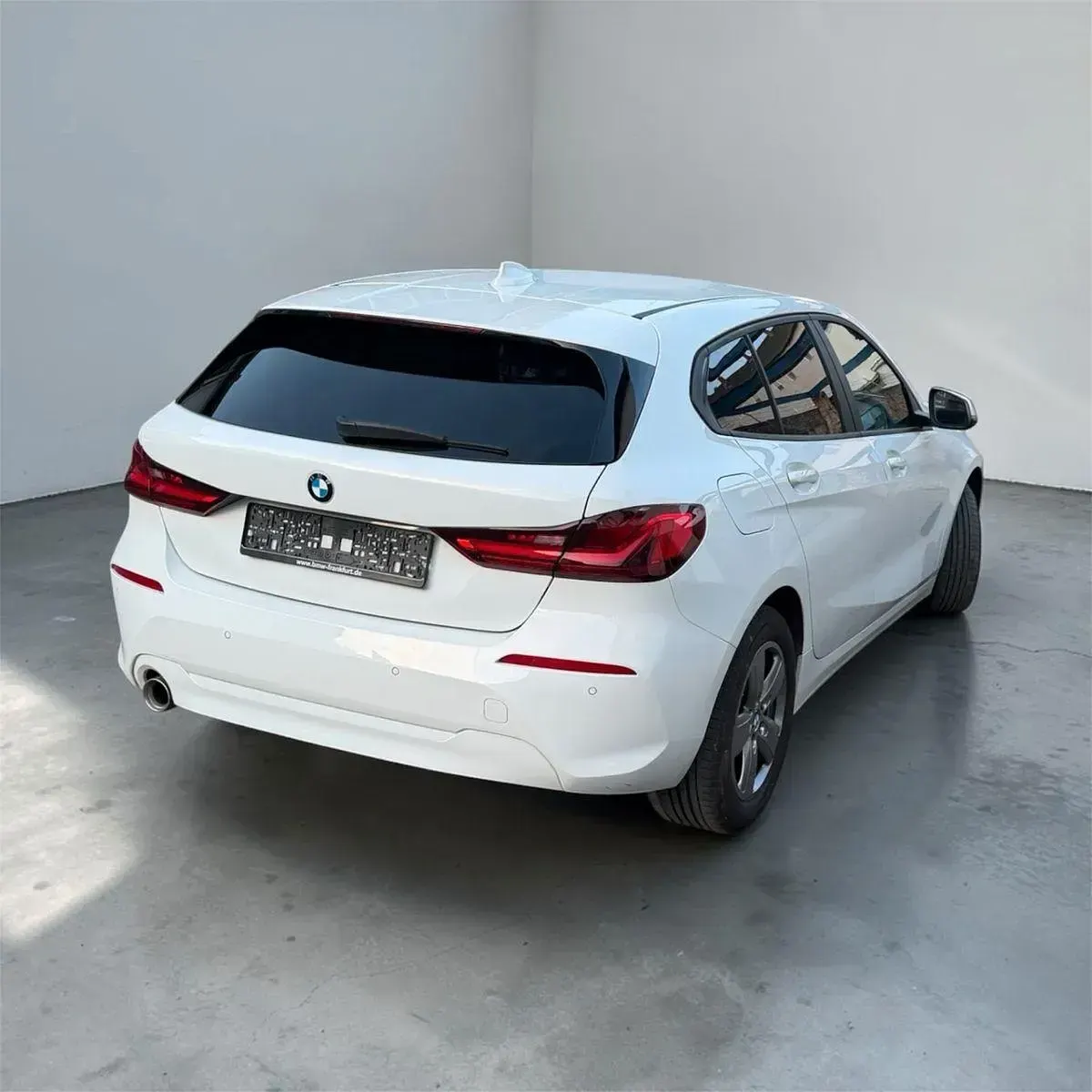 Gebraucht BMW 118 Advantage 136 PS (100 kW) 2022 Weiß Kleinwagen