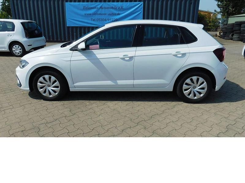 Weiss Gebraucht 2023 VW Polo Life Limousine | 16.690 € (Guter Preis) - Bild 1/4