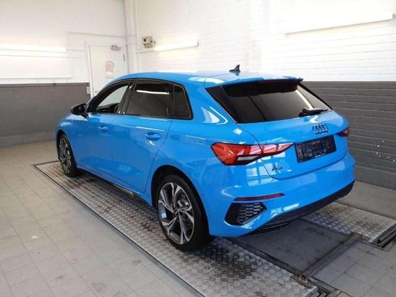 Używany Audi A3 S-Line 245 KM (180 kW) 2022 Niebieski Sedan/Limuzyna