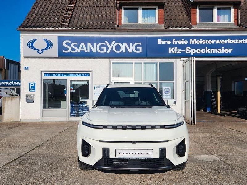 Weiß Gebraucht 2024 Ssangyong Torres EVX SUV | 42.897 € - Bild 1/4