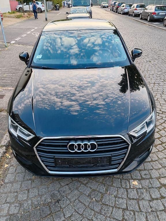 Schwarz Gebraucht 2019 Audi A3 Limousine | 19.490 € (Fairer Preis) - Bild 1/4