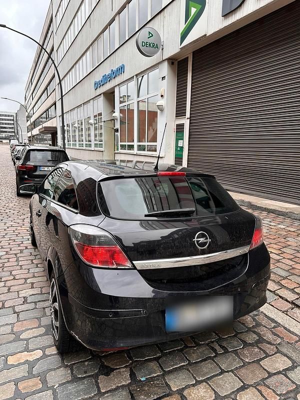 Gebraucht Opel Astra 150 PS (110 kW) 2010 Schwarz Coupé