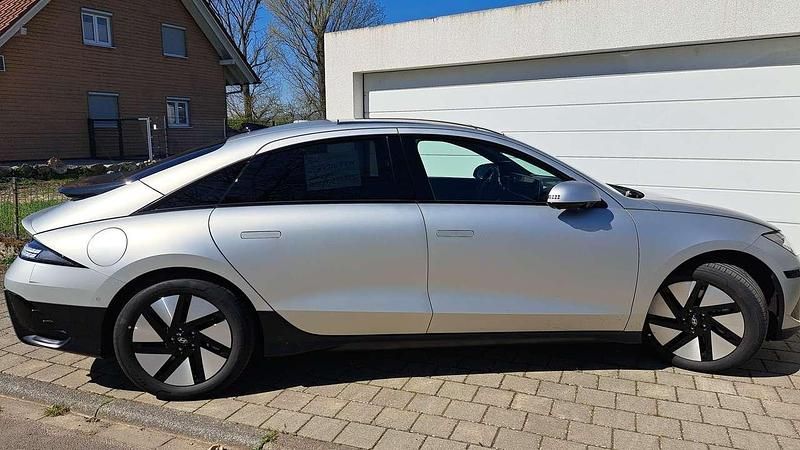 Gold Gebraucht 2023 Hyundai Ioniq 6 Techniq Limousine | 40.400 € (Guter Preis) - Bild 1/4