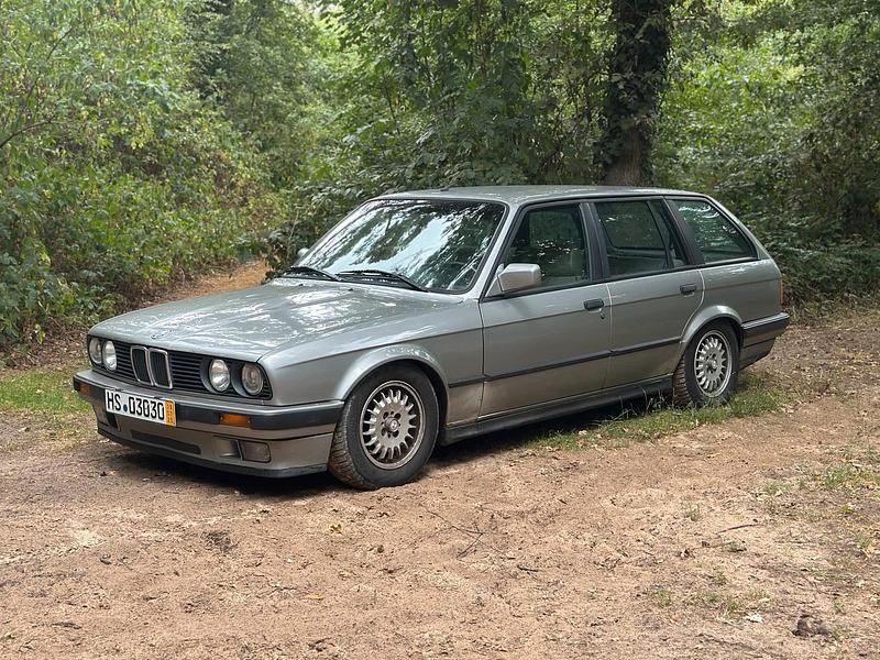 Silber Gebraucht 1989 BMW 320 Kombi | 4.500 € - Bild 1/4