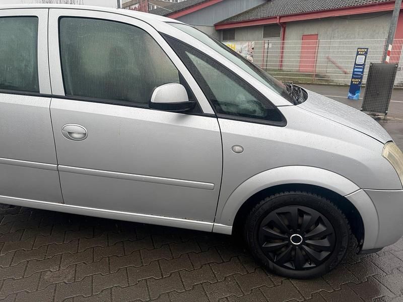 Gebraucht Opel Meriva 100 PS (73 kW) 2005 Silber Van / Kleinbus