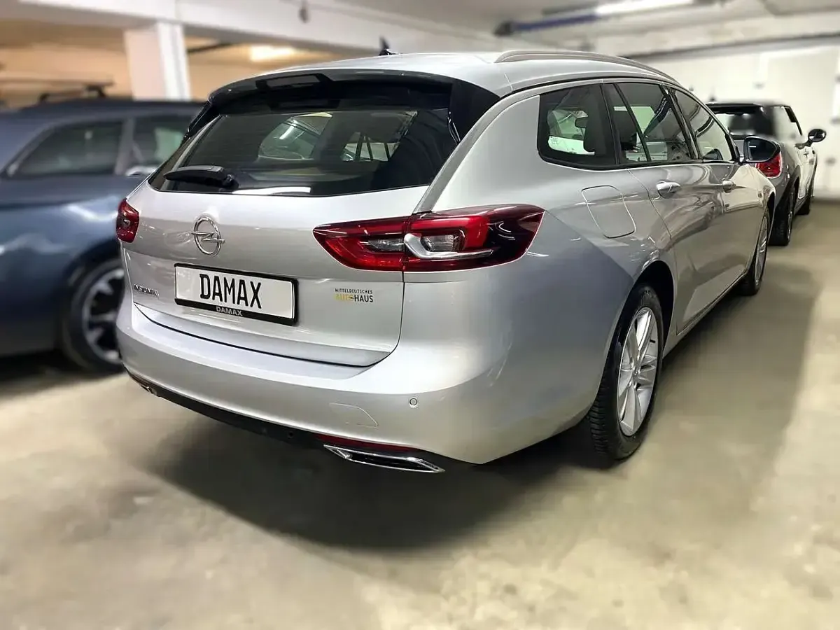 Gebraucht Opel Insignia Elegance 174 PS (127 kW) 2022 Argon silber/ice silver (m2) Kombi