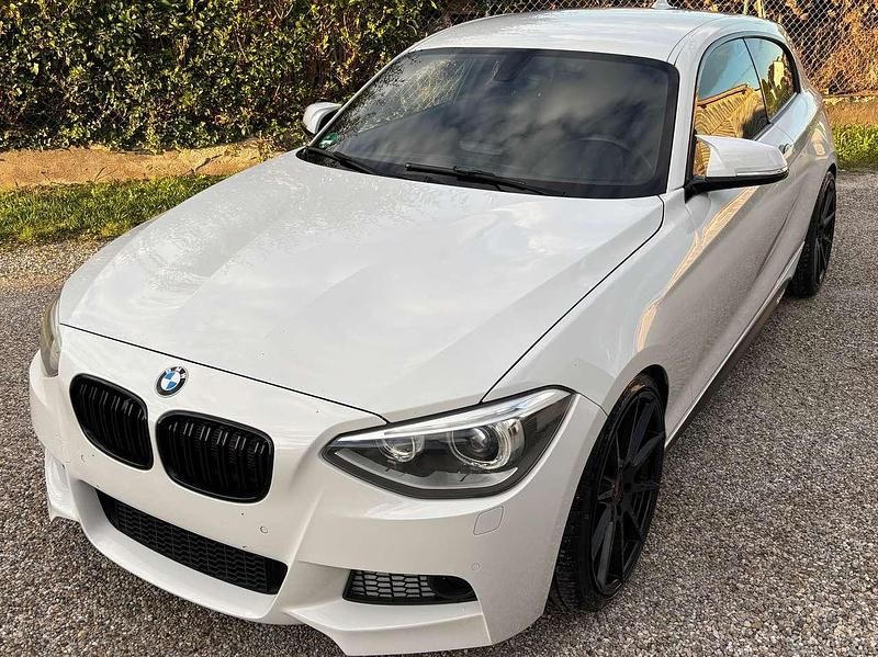 Weiß Gebraucht 2013 BMW 118 Coupé M Sport Coupé | 10.500 € (Etwas zu teuer) - Bild 1/4