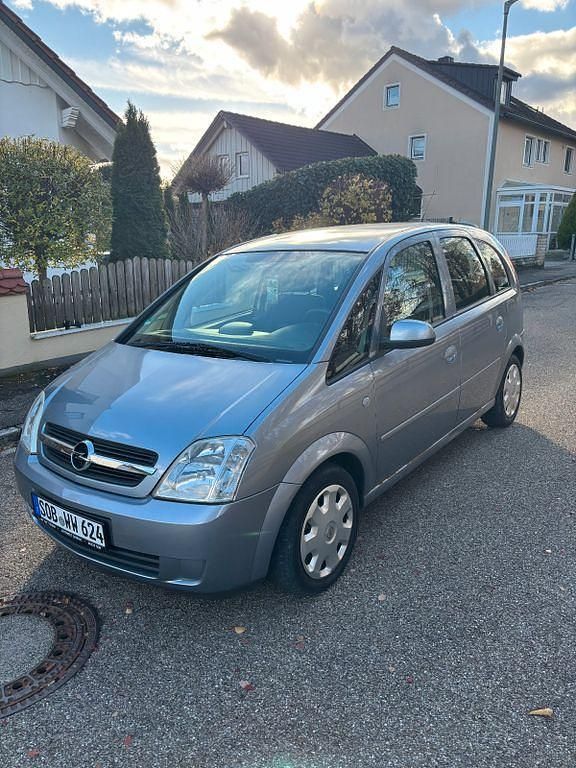 Grau Gebraucht 2004 Opel Meriva Enjoy Van / Kleinbus | 2.500 € (Etwas zu teuer) - Bild 1/4