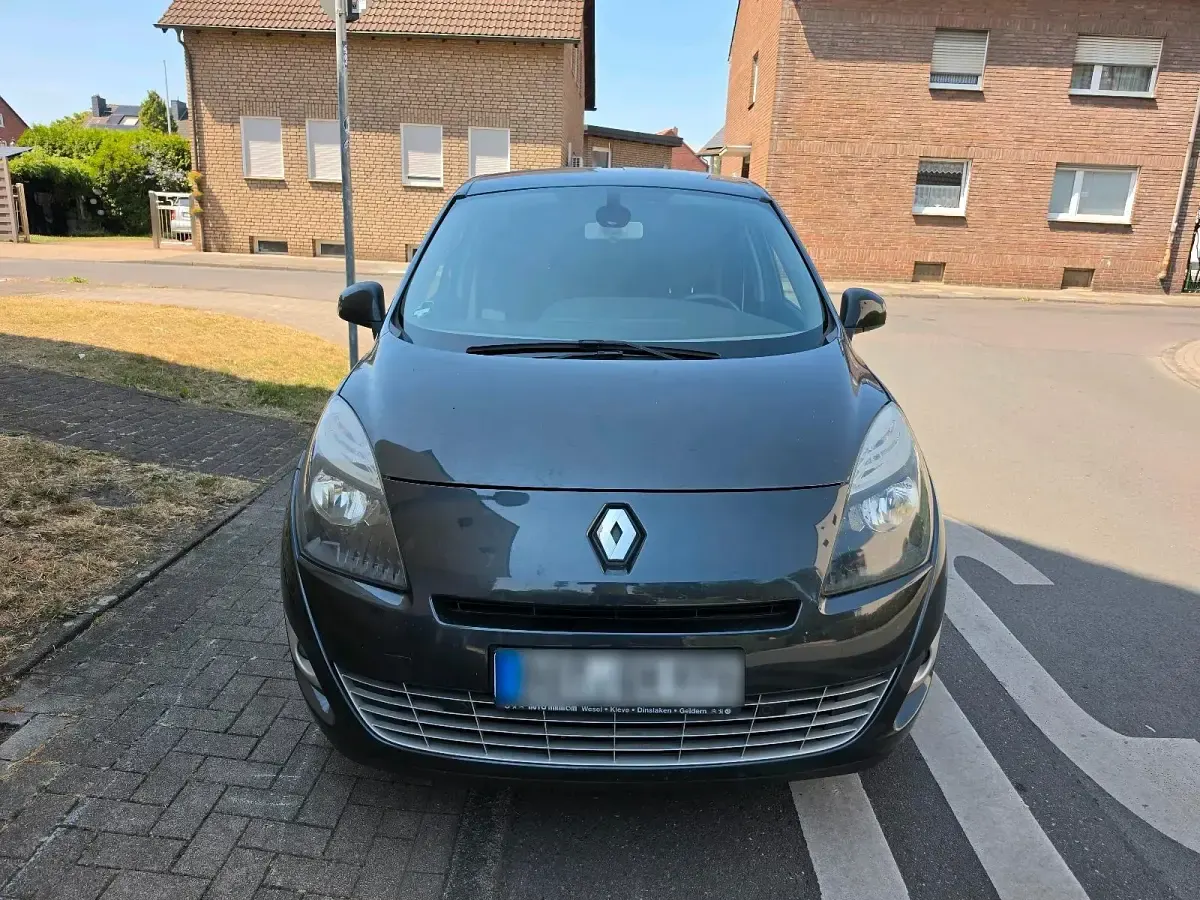 Gebraucht Renault Grand Scénic III 131 PS (96 kW) 2011 Grau Van / Kleinbus